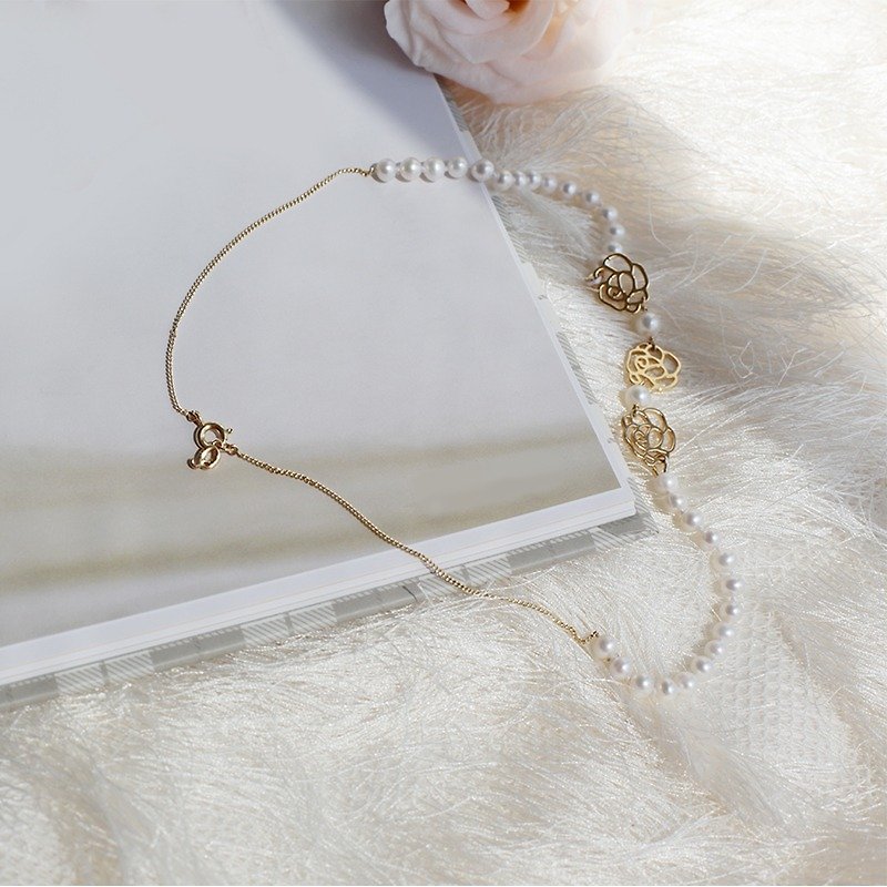 MissQueeny 玫瑰花天然珍珠短鏈 - 項鍊 - 其他金屬 金色