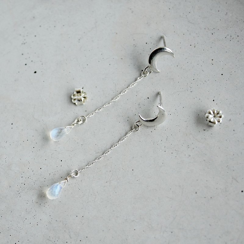 Shizuku Moon-Temperament Water Drop Blue Halo Moonstone 925 Sterling Silver Earrings Can be Silicone Clip-On - Earrings & Clip-ons - Gemstone White