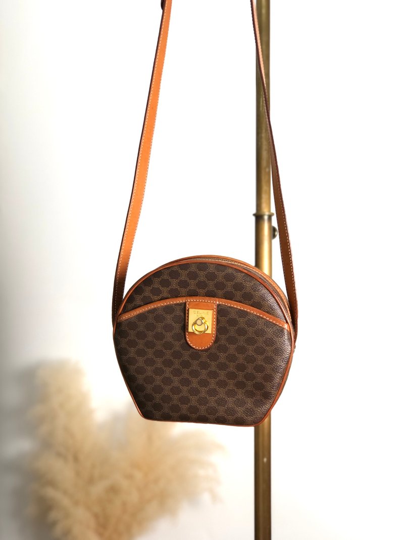 【 日本直送　名牌中古包 】CELINE セリーヌ マカダム ショルダーバッグ ブラウン ガンチーニ PVC レザー ラウンド vintage f76bfn - 側背包/斜背包 - 防水材質 咖啡色