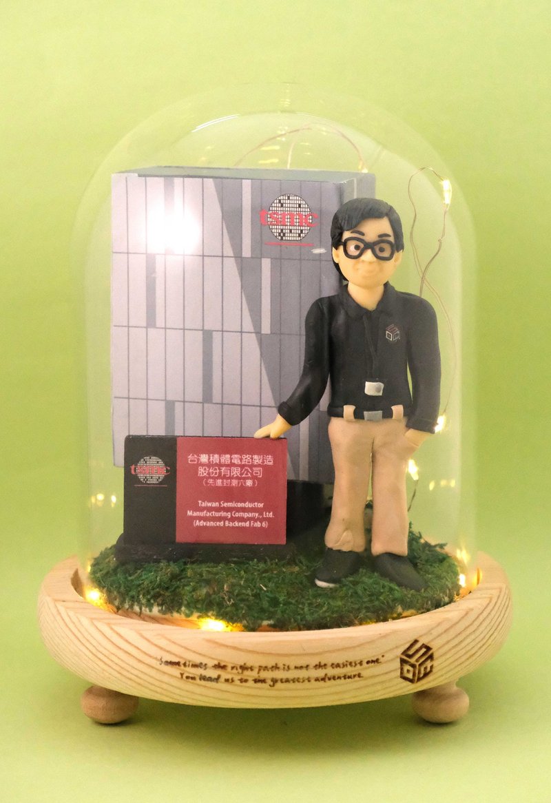 榮休記念小禮品,內有LED燈效,可客製名字.提供相片客製人物造型 - 擺飾/家飾品 - 黏土 