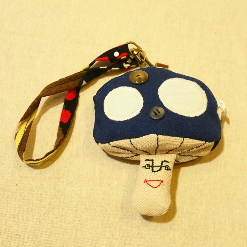 Kao Embroidered Mushroom Zip Pouch - กระเป๋าเครื่องสำอาง - ผ้าฝ้าย/ผ้าลินิน สีน้ำเงิน