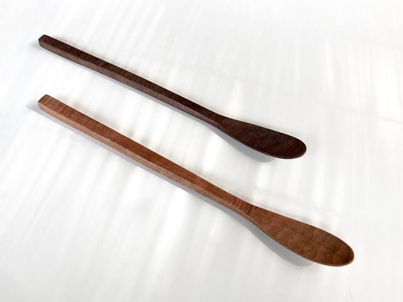 Made of wood with a serrated pattern Black walnut or cherry - ช้อนส้อม - ไม้ สีนำ้ตาล