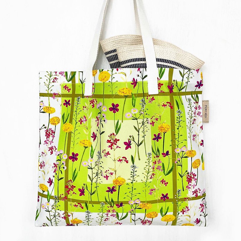 Tote bag Flower Field Cotton fabric Handbag - กระเป๋าถือ - ผ้าฝ้าย/ผ้าลินิน สึชมพู