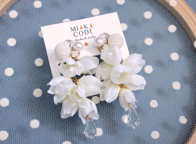 A variety of ways to wear handmade beaded Swarovski crystal drop off-white lily of the valley earrings/ Clip-On - Earrings & Clip-ons - Plants & Flowers White