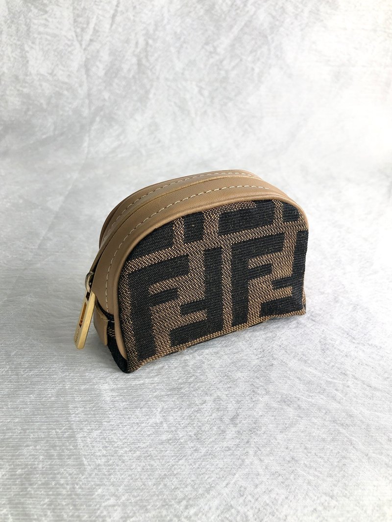 【 日本直送　名牌中古包 】FENDI フェンディ ズッカ ポーチ ブラウン vintage ヴィンテージ オールド 5xha2p - 化妝包/收納袋 - 棉．麻 咖啡色