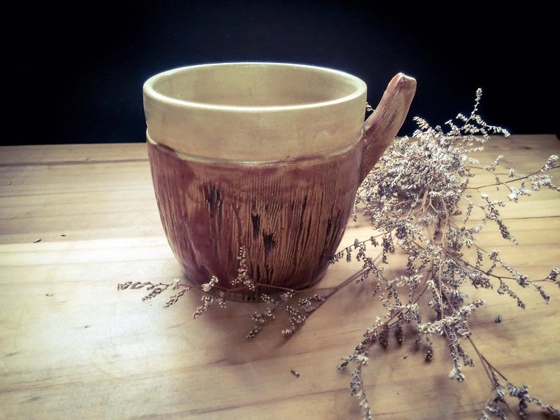 旧樹皮抱擁のカップを茎 - マグカップ - 陶器 
