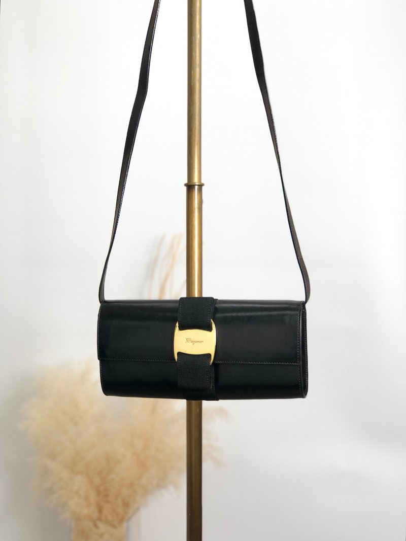 【 日本直送　名牌中古包 】Salvatore Ferragamo ヴァラ ショルダーバッグ ブラック ヴァラリボン レザー vintage 3wugs6 - 側背包/斜背包 - 真皮 黑色