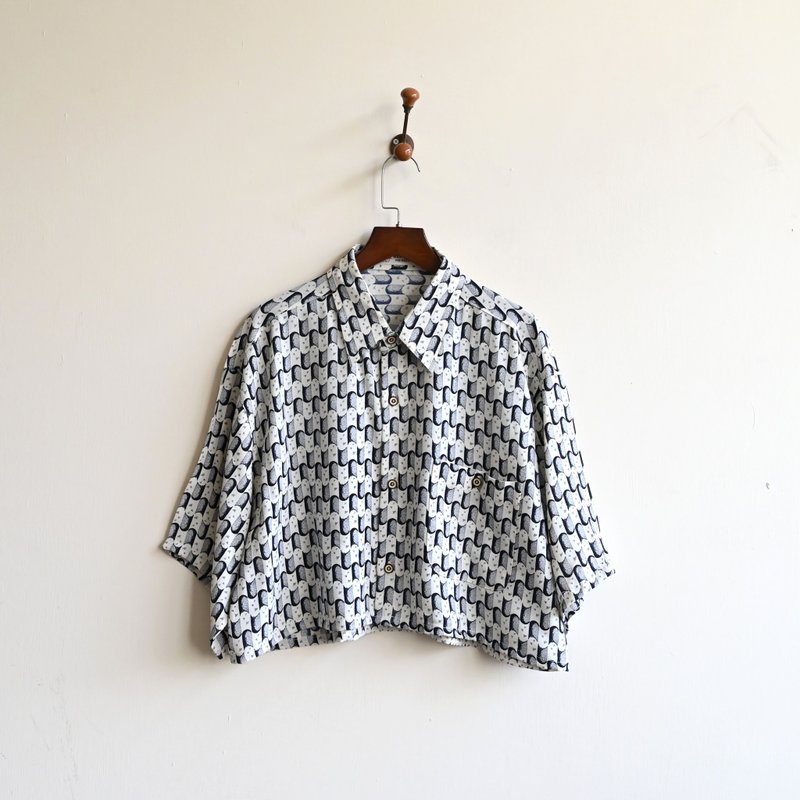 [Egg Plant Vintage] Inlaid print short-sleeved vintage shirt - Women's Shirts - Other Man-Made Fibers 