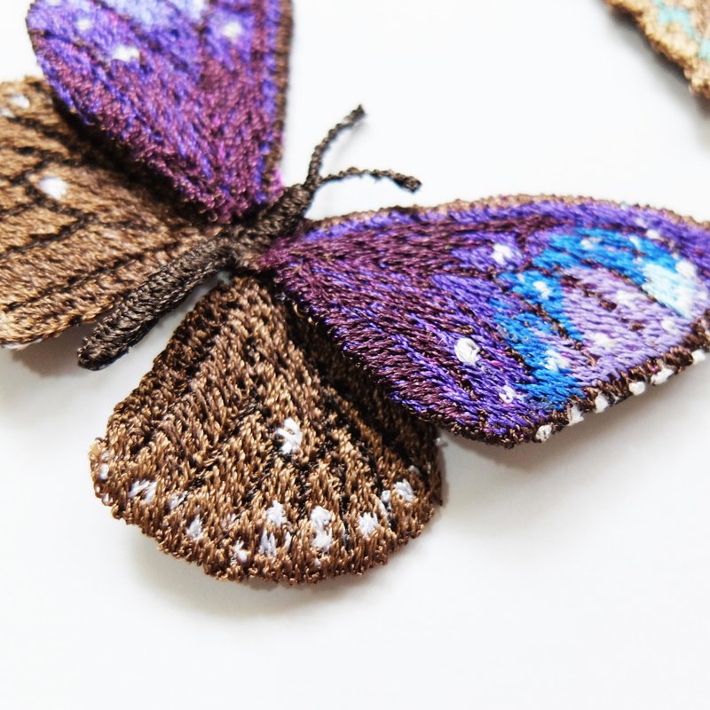 刺繡 蝴蝶 別針 / 紫斑蝶 (中型) - 胸針 - 繡線 紫色