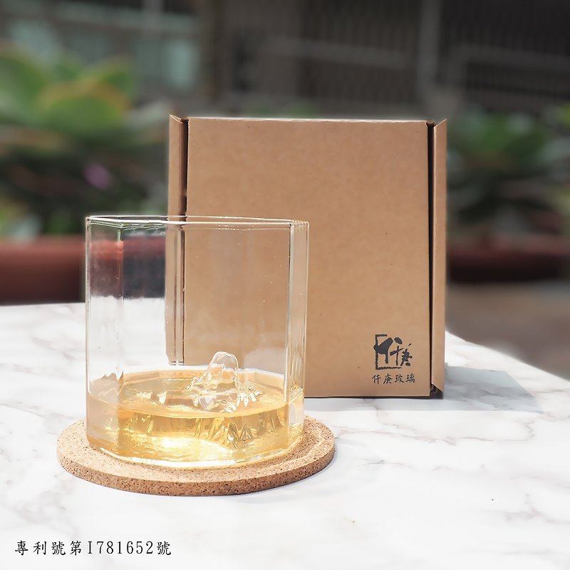 [Love Taiwan] Original hand-blown Yushan cup/whiskey cup/tea cup/iceberg cup with cup - Cups - Glass Transparent