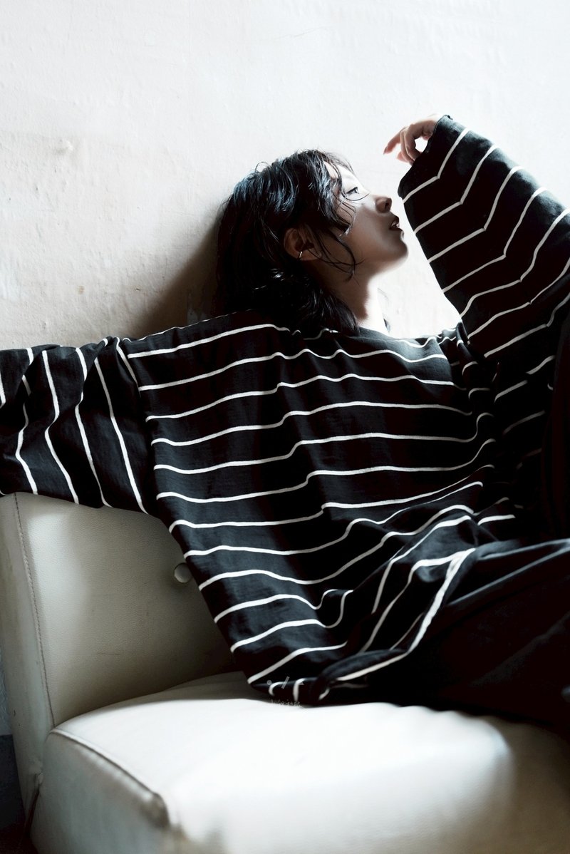 日質筆記天竺棉不收邊長袖 - 2色 - 黑 - 女 T 恤 - 棉．麻 黑色