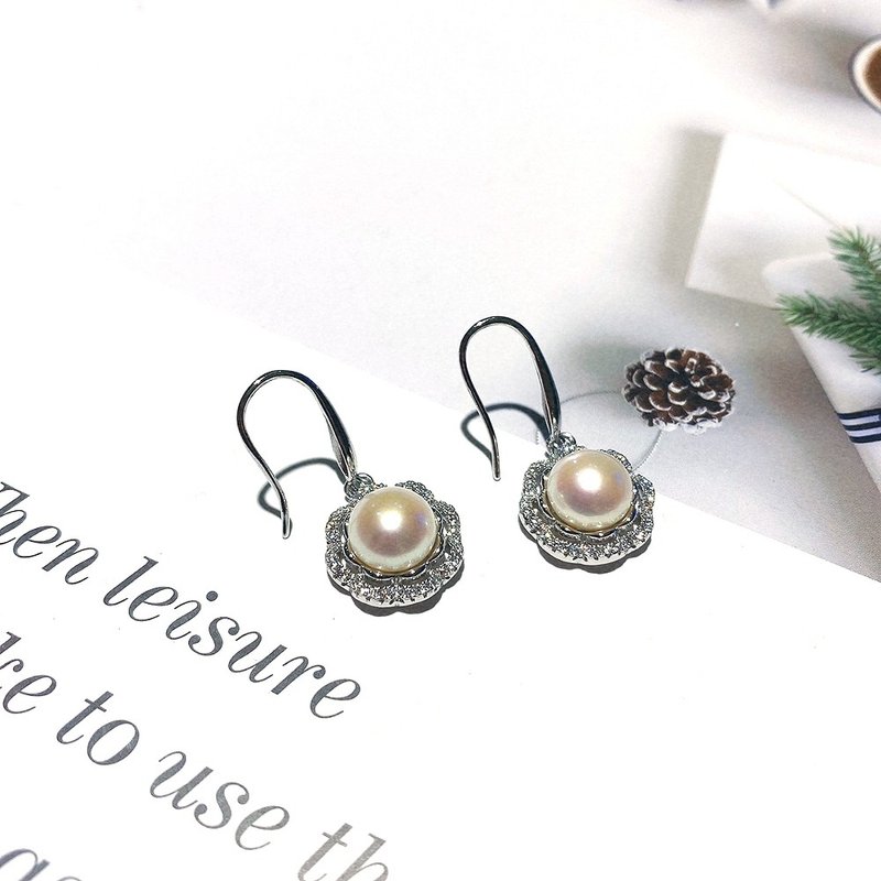 I JEWELRY 頂級訂製純銀 氣質知性花朵珍珠純銀耳環 珍珠耳環耳勾 - 耳環/耳夾/耳骨夾 - 純銀 銀色