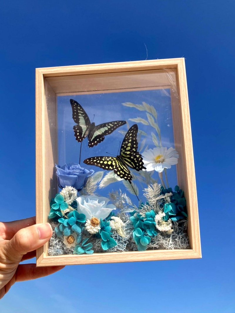 Capture the sky. Western Valentine's Day gift. Immortal butterfly specimen. everlasting rose - Dried Flowers & Bouquets - Plants & Flowers Blue