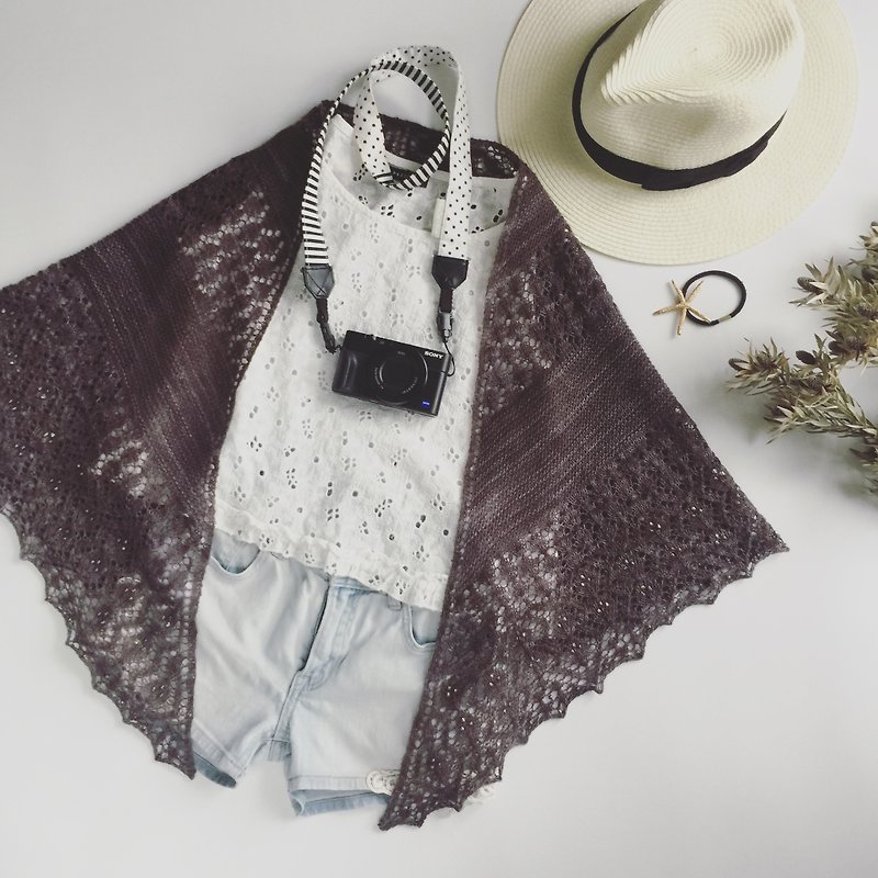 Lilac Triangle Lace Shawl 100% Merino Wool Hand Knit - ผ้าพันคอ - ขนแกะ สีม่วง