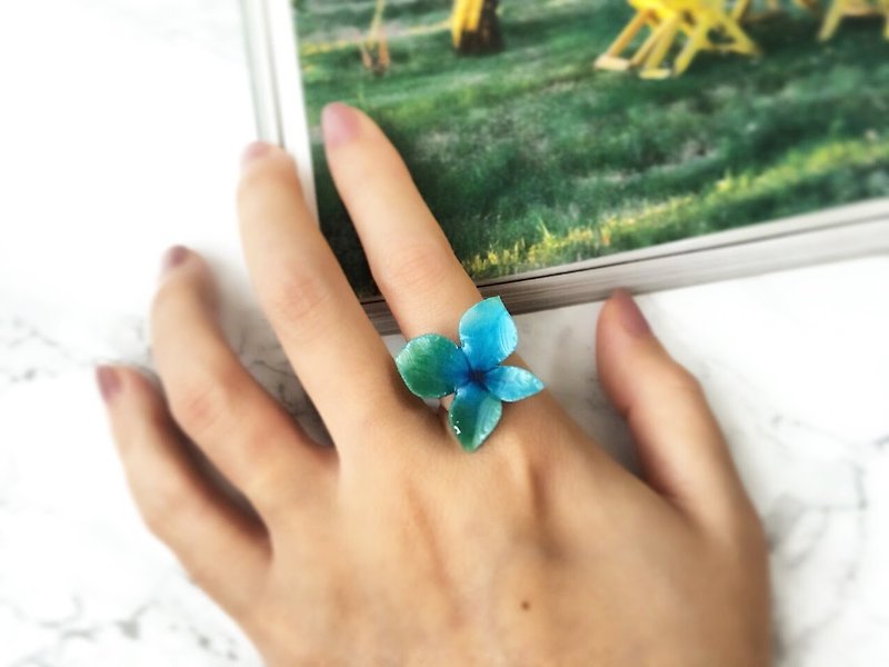 Bluegreen Hydrangea Ring, Dainty Gold-Tone Ring, BH04 - แหวนทั่วไป - วัสดุอื่นๆ สีน้ำเงิน