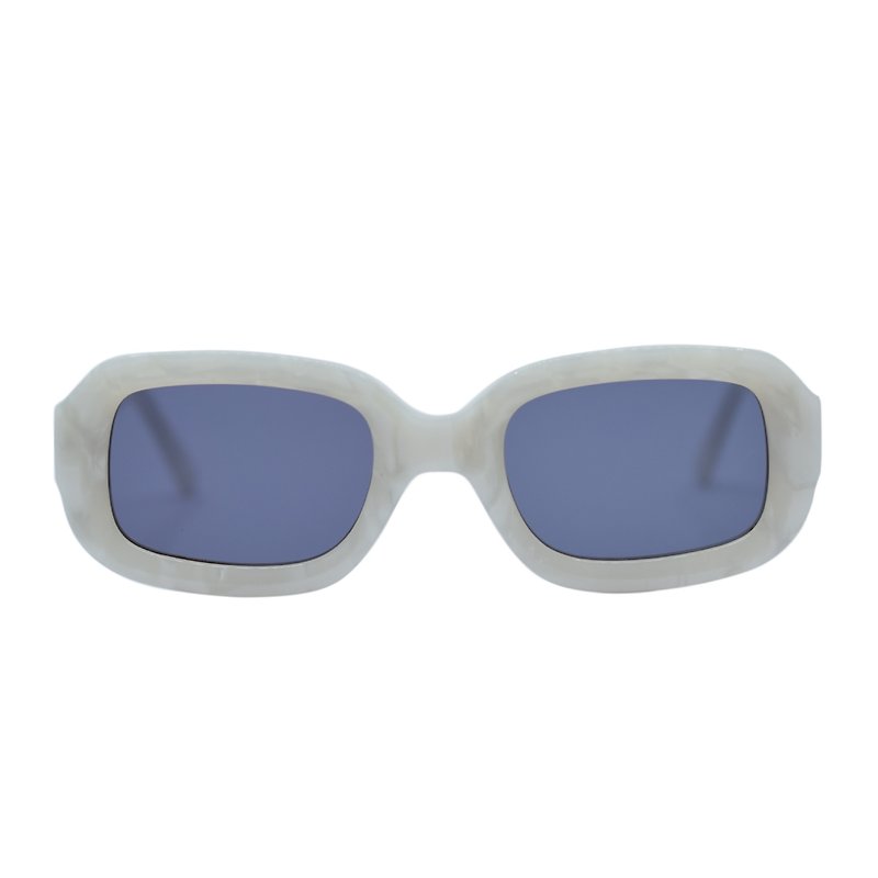Miro Piazza fashionable art sunglasses-BON BON mica white - แว่นกันแดด - วัสดุอื่นๆ ขาว