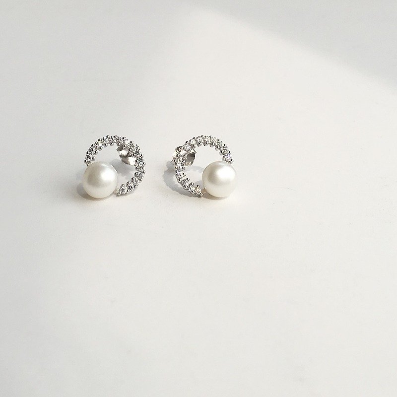 MissQueeny exquisite natural pearl earrings 925 sterling silver circle - ต่างหู - โลหะ สีเงิน