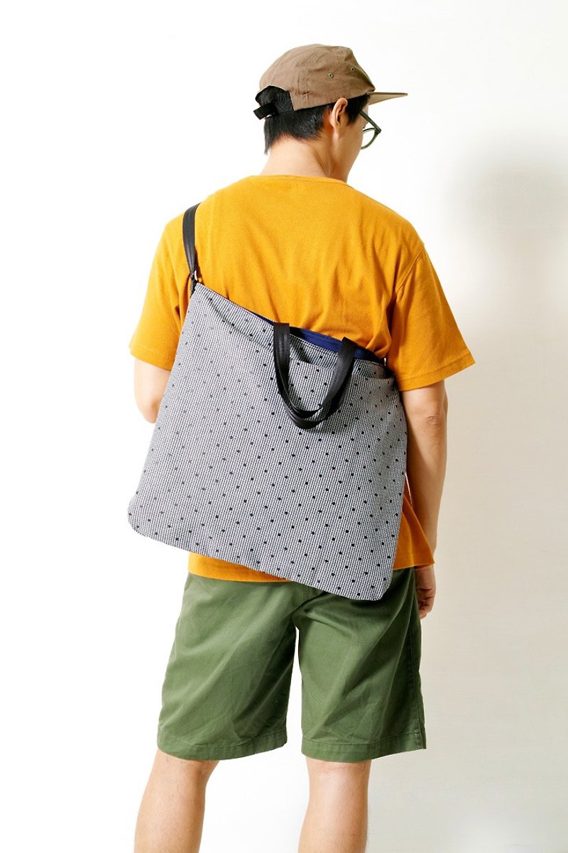 Mother's Day Gift UNIQUE-Handmade white polka-dot houndstooth pattern handbag/cross-body backpack/laptop bag - กระเป๋าแมสเซนเจอร์ - ผ้าฝ้าย/ผ้าลินิน สีเทา