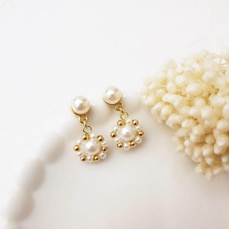 This is my tenderness. Pearl - Clip Earrings Pin Earrings Stainless Steel Earrings - Earrings & Clip-ons - Pearl White