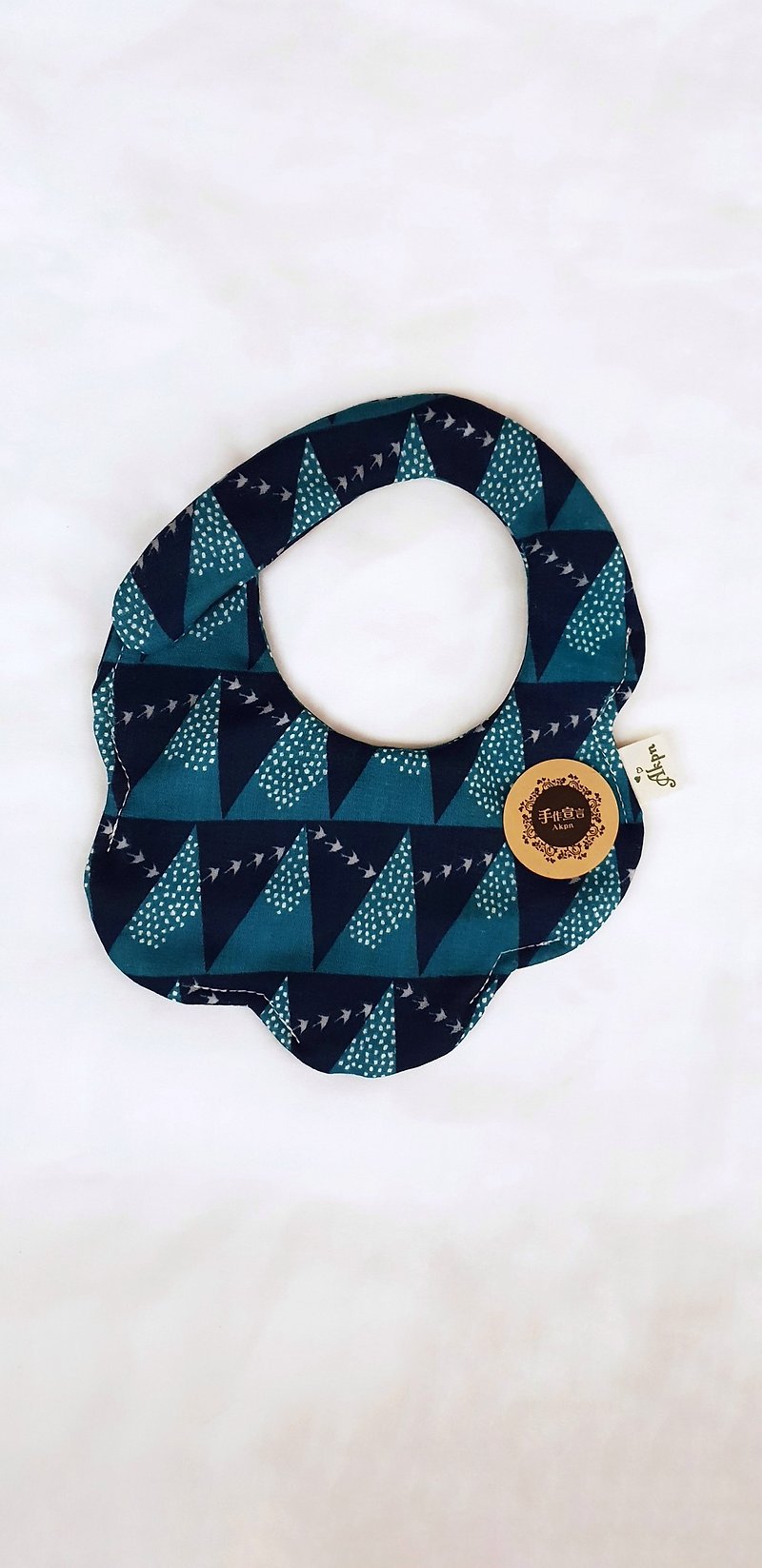 Japanese style-mineral blue-eight layers of yarn 100% cotton random arc shape bib saliva towel - ผ้ากันเปื้อน - ผ้าฝ้าย/ผ้าลินิน สีน้ำเงิน