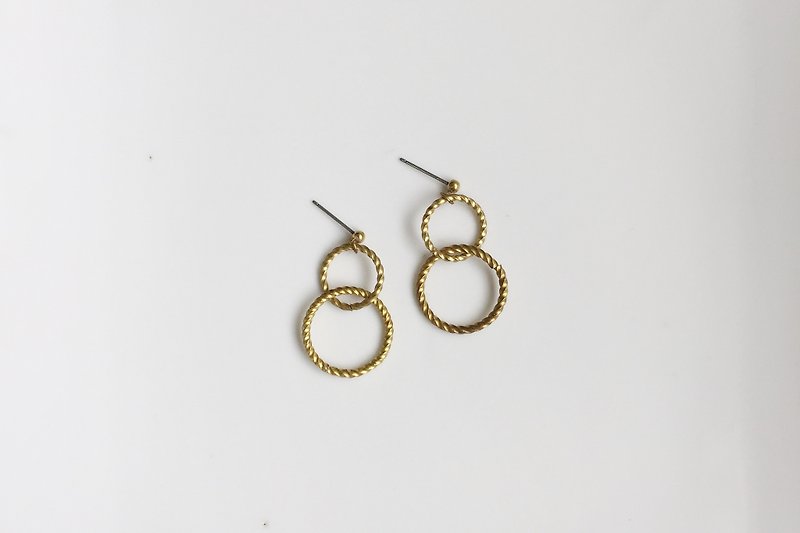 Hulu simple brass earrings - ต่างหู - โลหะ สีทอง