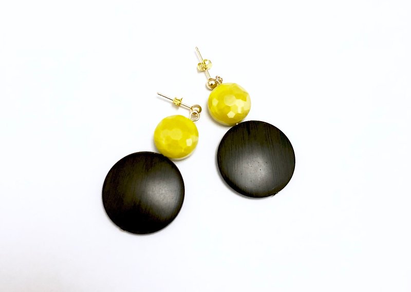 Shining ray earrings - ต่างหู - วัสดุอื่นๆ สีเหลือง