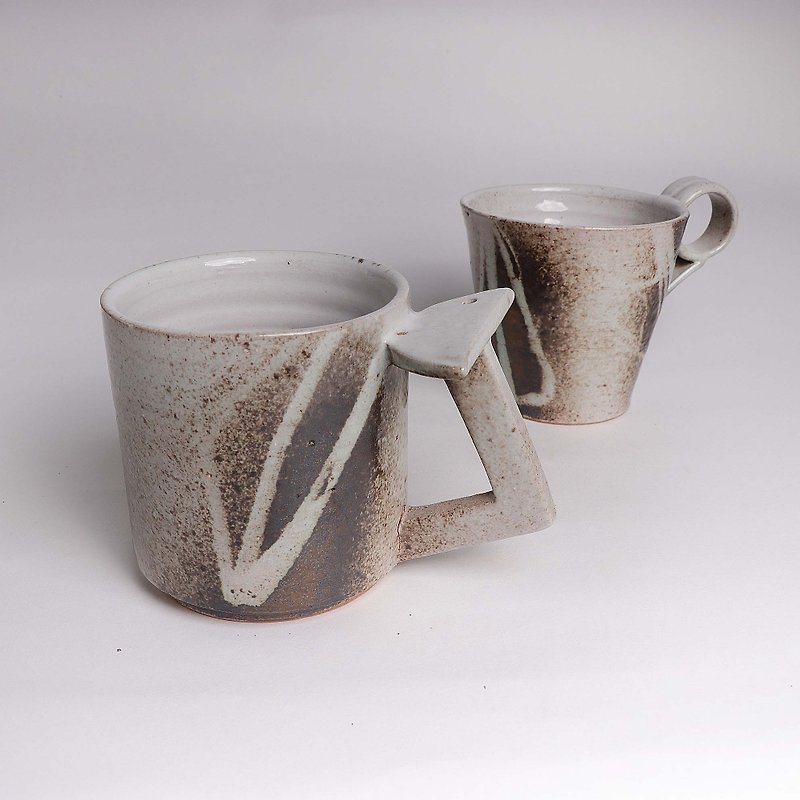 草紋古銅釉馬克杯 - 咖啡杯 - 陶 白色