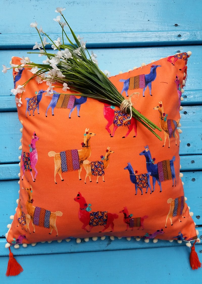 Exotic style super cute bright orange foreign alpaca pattern beige small hair ball flow suspender pillow pillow - หมอน - ผ้าฝ้าย/ผ้าลินิน สีส้ม