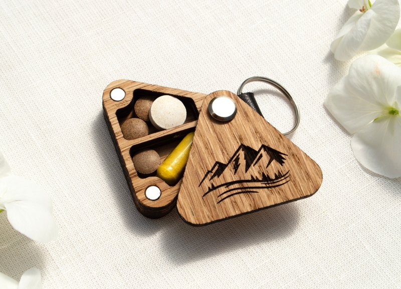 Wood Pill box Keychain Mountain Engraving Personalized Two-Compartment Organizer - 鑰匙圈/鑰匙包 - 木頭 多色