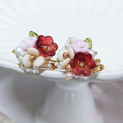 momolico.handmade 鉤針 串珠 編織 刺繡花 耳環 耳夾