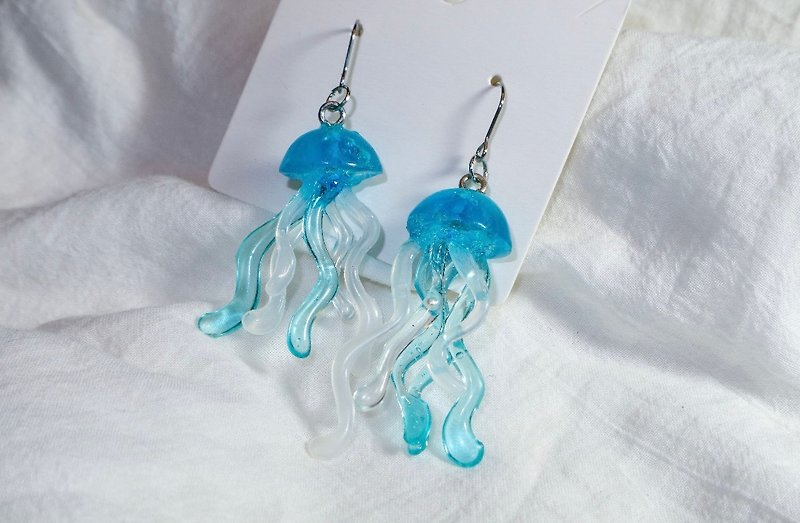 Wear jewelry and dance with jellyfish in the blue ocean - ต่างหู - วัสดุอื่นๆ 