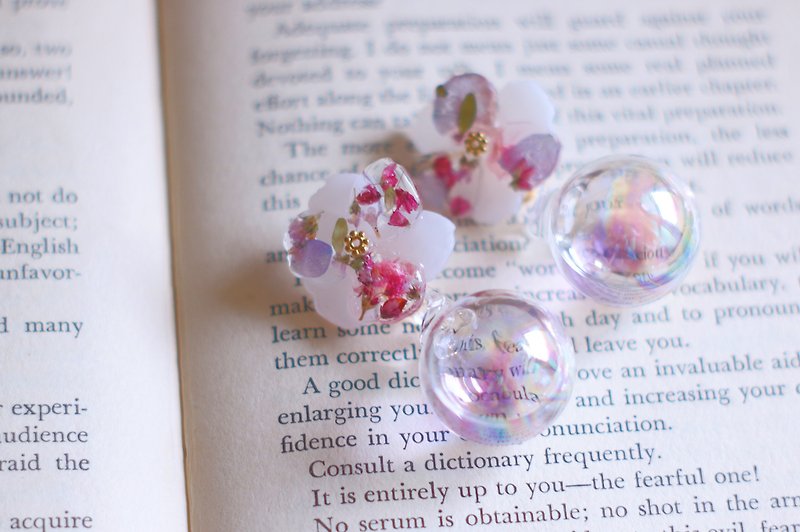 Flower and soap bubble earrings - ต่างหู - เรซิน 