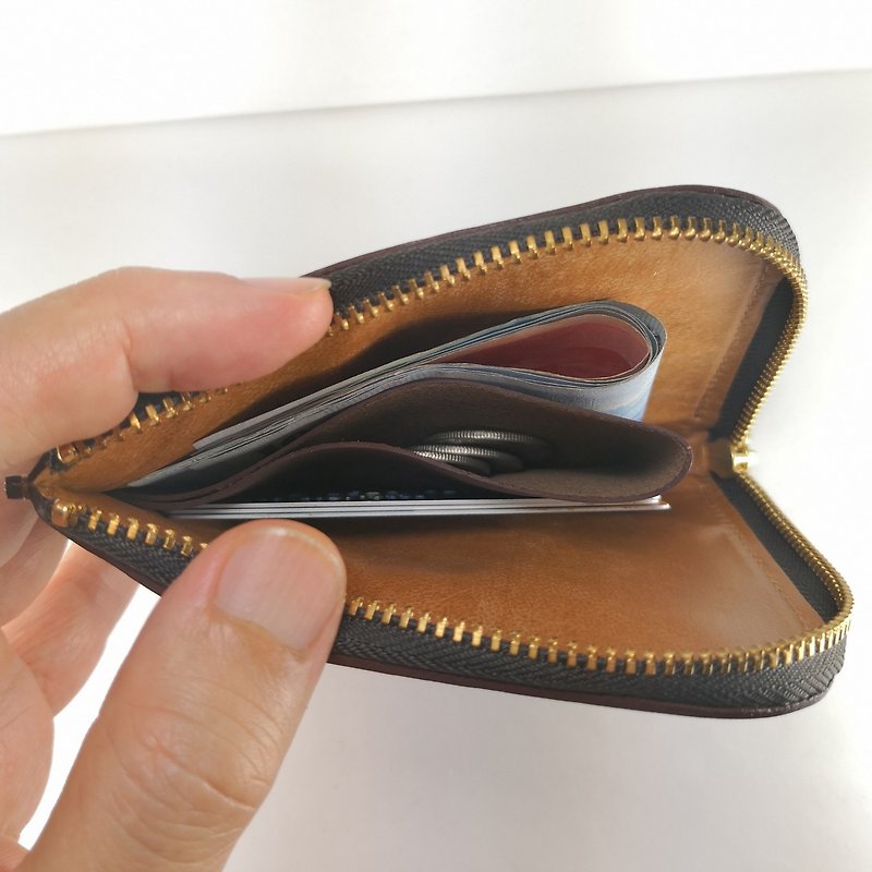 Elegant L-shaped zipper short clip coin purse wallet brown paid custom lettering service - กระเป๋าสตางค์ - หนังแท้ สีนำ้ตาล