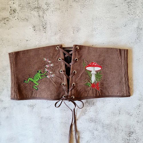 embroidered shirt, embroidered corset, traditions in the present