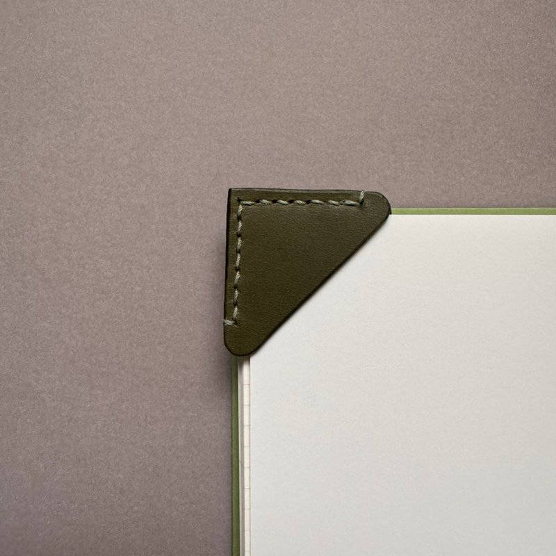 Corner clip/bookmark leather/vegetable tanned leather/olive green/blue - ที่คั่นหนังสือ - หนังแท้ สีเขียว