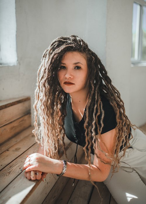 RinDreads Autumn Mood Curled Synth Dreadlocks, Ombre Brown to Honey Beige, Hair Extensions