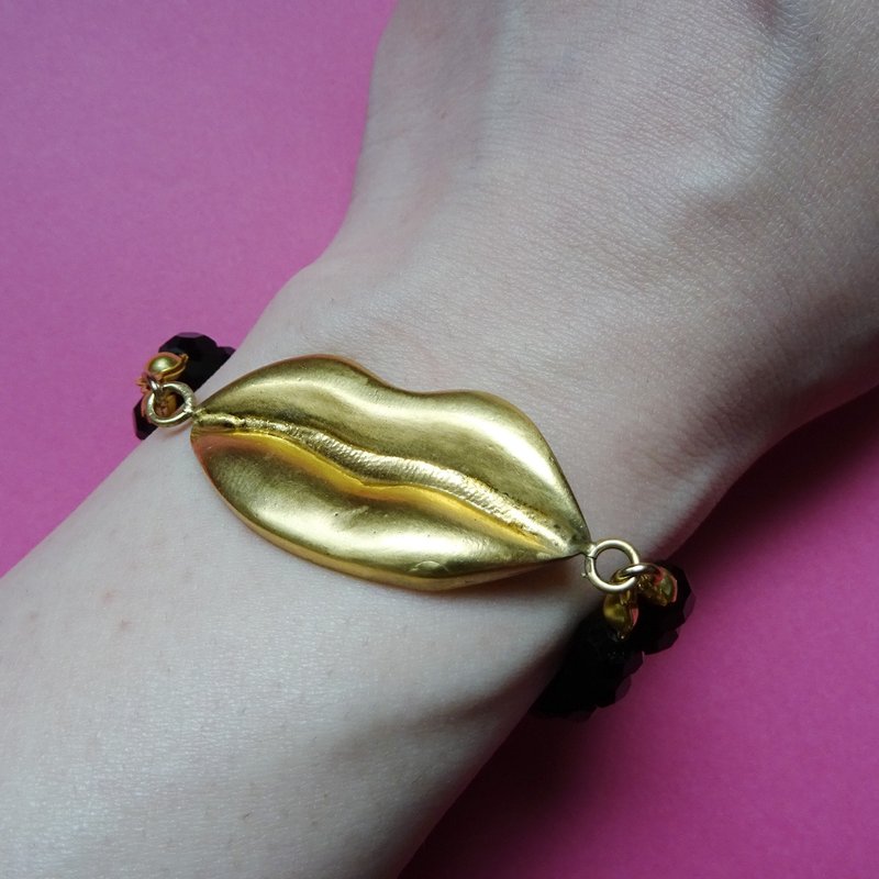 Sedmikrasky Lip Bracelet / Gold - สร้อยข้อมือ - โลหะ สีทอง