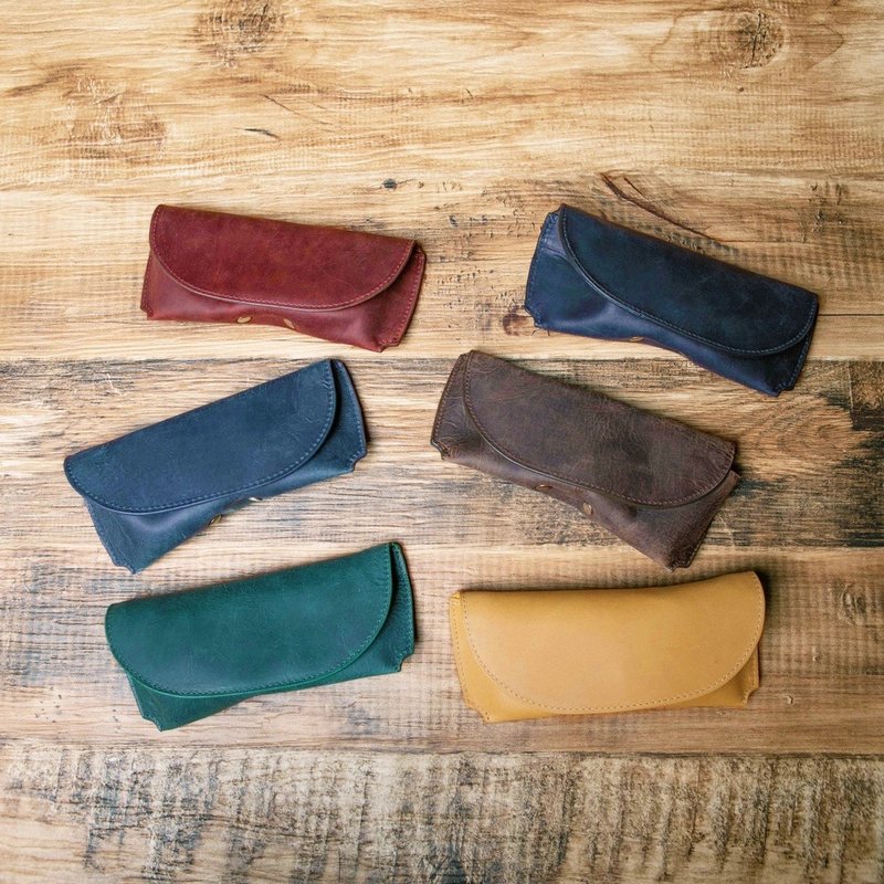 Glasses case Glasses Moist texture Sharp form Sunglasses Cowhide Genuine leather Gift Personalized - Toiletry Bags & Pouches - Genuine Leather Multicolor