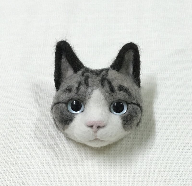 [Customizable] Wool felt handmade realistic shorthair cat pin - Brooches - Wool Multicolor