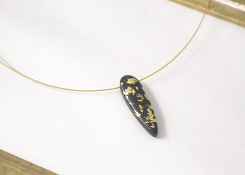 Lacquer sora necklace gold color - Necklaces - Other Metals 