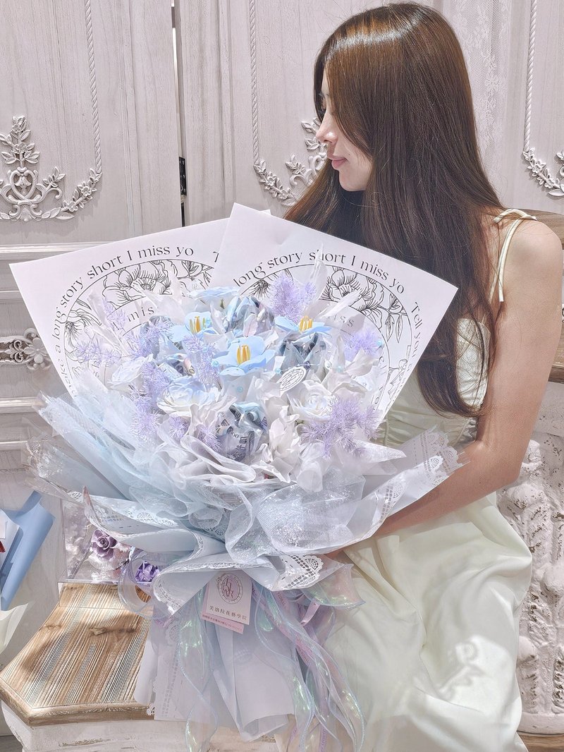 鈔票香皂花束 - 乾燥花/永生花 - 其他材質 藍色