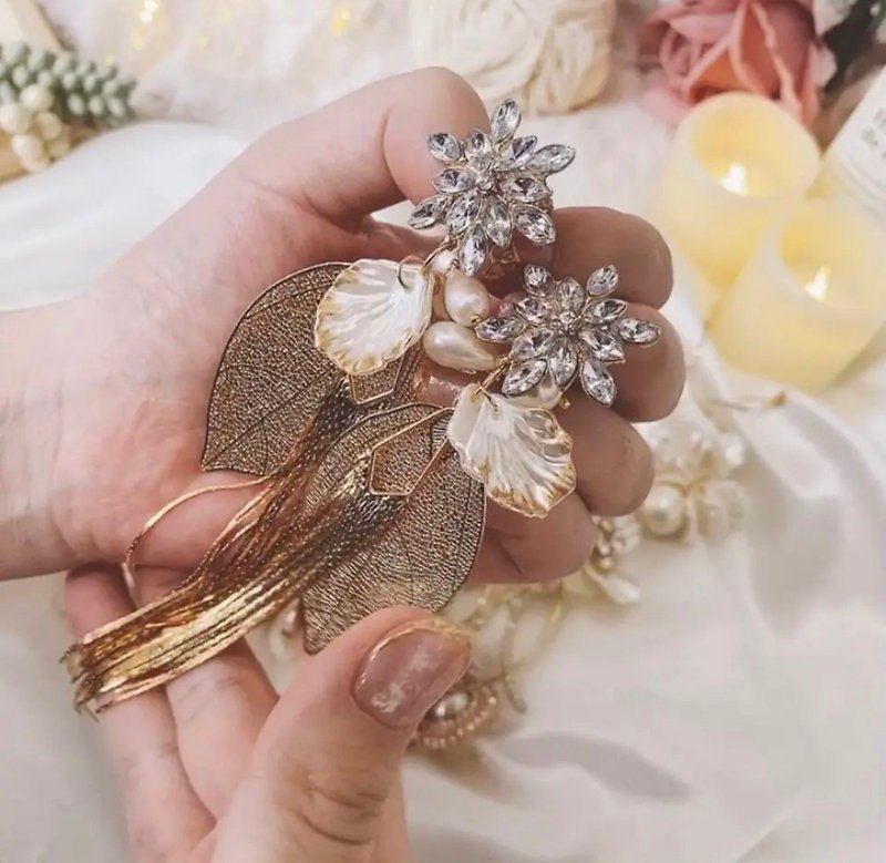 Wedding wedding bridal bijou leaf vein leaf tassel fringe petal large earrings - Earrings & Clip-ons - Other Materials Gold