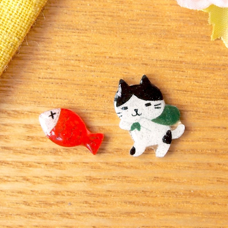 魚と魚のイヤリングを盗むニャーオリジナルの手作り泥棒猫（泥棒猫と魚はペアです）はクリップすることができます - ピアス・イヤリング - プラスチック ホワイト
