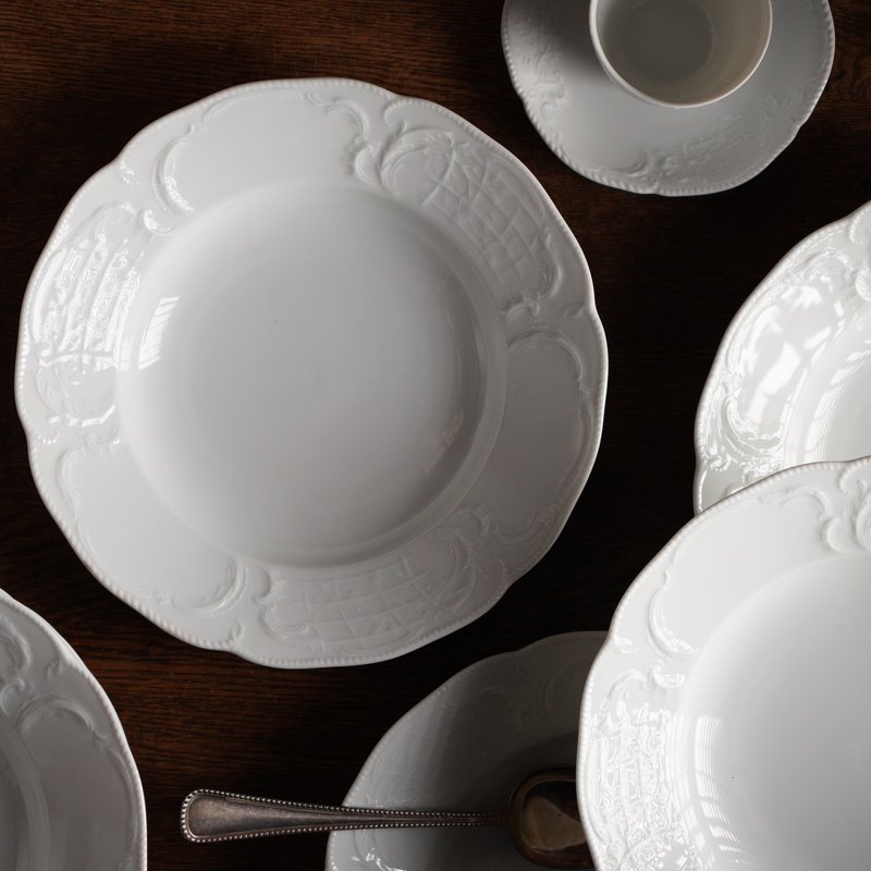 Vintage German embossed pasta plates made by Rosenthal - จานและถาด - เครื่องลายคราม ขาว