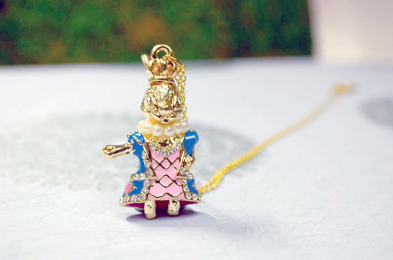 GOOKASO Original Metal Blue Enamel Pattern Rabbit Queen Mary Necklace Necklace Pendant Necklace - สร้อยคอ - โลหะ สีน้ำเงิน