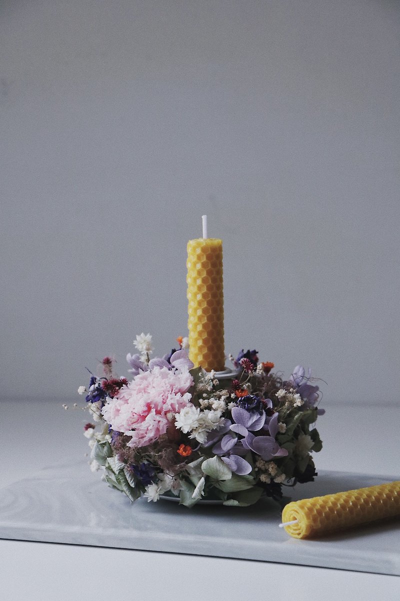Wild flower candlestick ornaments / ornaments / eternal flowers / not withered / dry flowers - ตกแต่งต้นไม้ - พืช/ดอกไม้ ขาว
