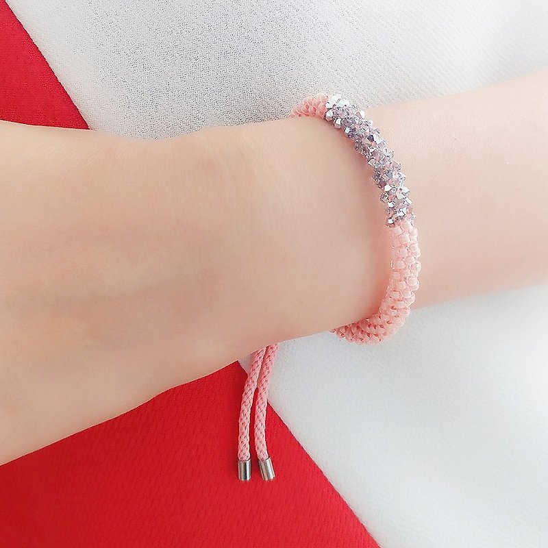 Bracelet made with Swarovski Crystals - สร้อยข้อมือ - วัสดุอื่นๆ สึชมพู
