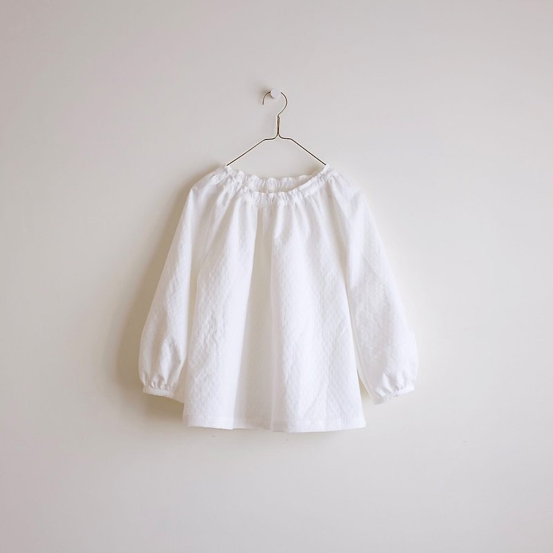 Daily hand-made suit white textured puff sleeve elastic blouse thick cotton - เสื้อผู้หญิง - ผ้าฝ้าย/ผ้าลินิน ขาว