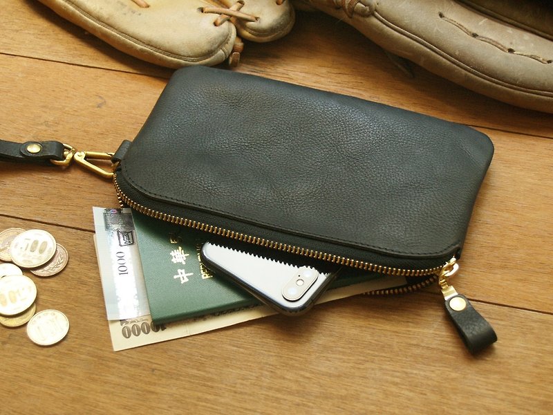 Leather Wristlet Wallet / clutch bag ( Custom Name ) - Harley Black - กระเป๋าคลัทช์ - หนังแท้ สีดำ