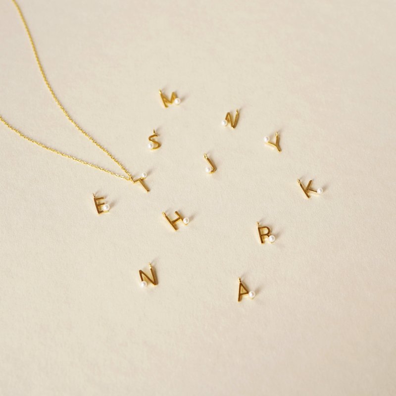 【Amulet】Alphabet Necklace - 項鍊 - 其他金屬 金色